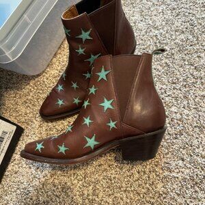Lucchese Brown Ankle Boots with Teal Stars
